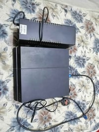 للبيع بلاي ستيشن 4 نوع فات نضيف 95%  ذاكرة (512)  ملحقات (يو بي اس ) ب...