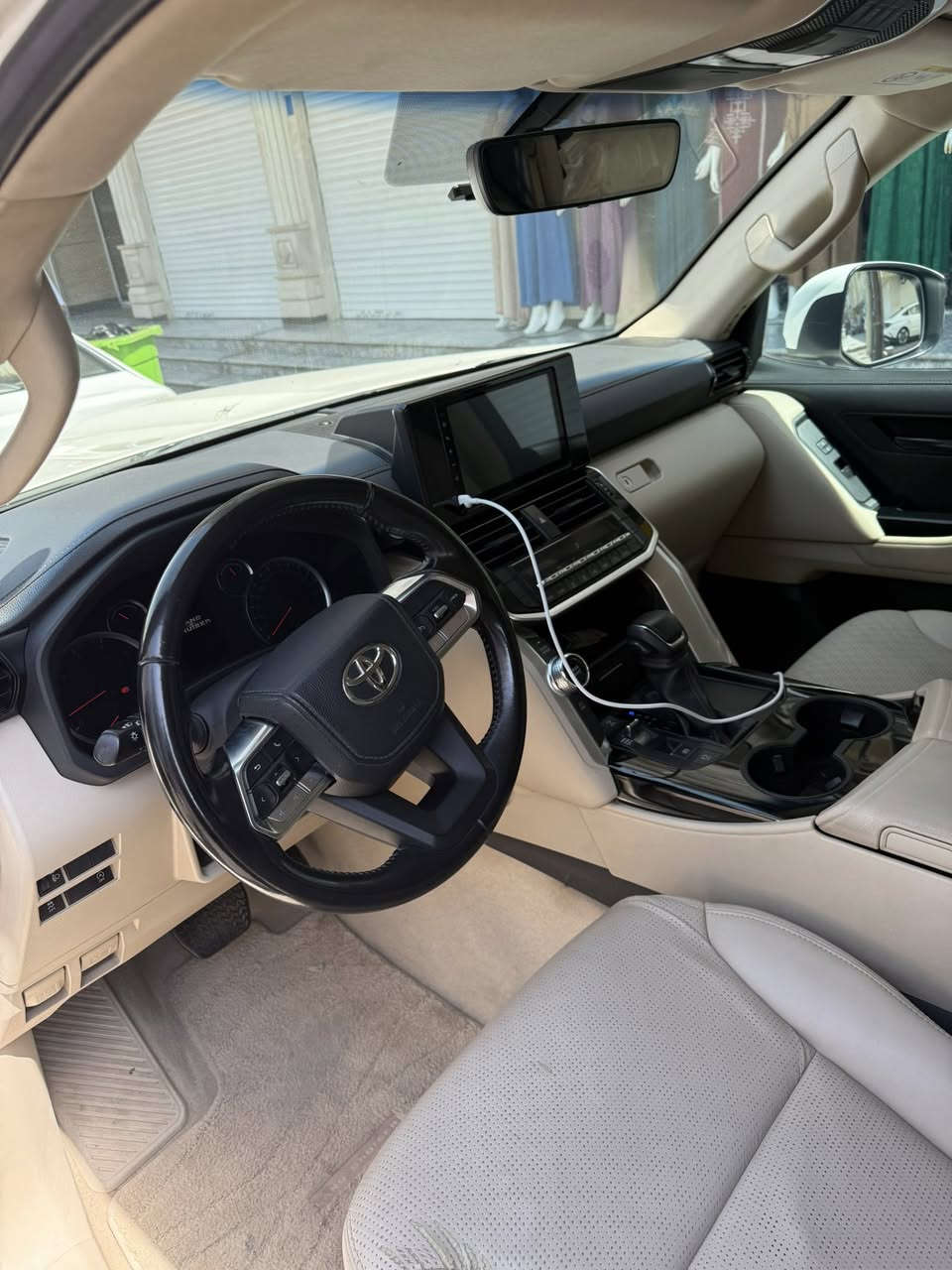 لاندكروزر ديزل 2022 اربيل 
سنويه مجدده للـ2031
السياره مغلفه نانو 
كفاله ما عدا طخه قليله 
ماشيه 112000 قابل للزياده
سعر 62500
***********
