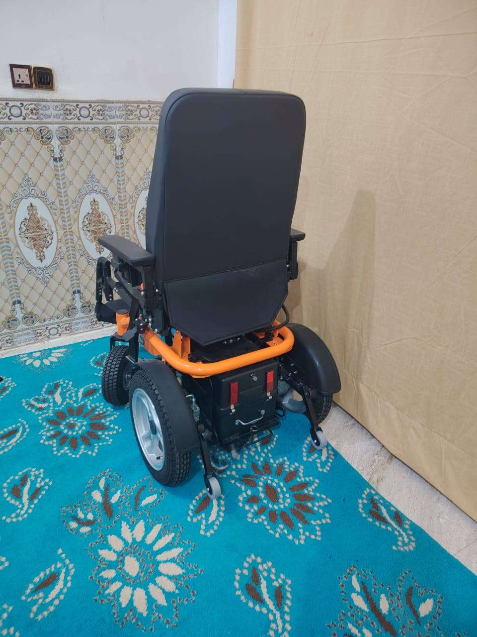 سلام عليكم
عربانه شحن افضل نوعيه

 بطاريات دبل مكاني كوت 

رقم ***********
