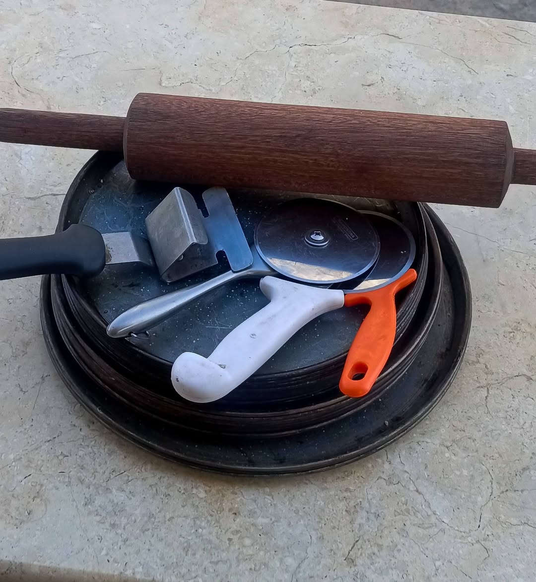 فرن بيتزا كهرباء غاز ماركة لوركسمع ميز وعدة بيتزا كاملة بسعر 525 وبيه مجال مكاني بغداد الدورة
رقمي اتصال فقط
رقمي
‏‪***********‬‏
