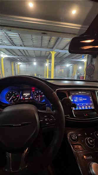 السلام عليكم كرايسلر c200 2015 للبيع سته سلندر السياره S فول مواصفات عدا البانوراما رقم بغداد مكانها بغداد الدورة للاستفسار ***********
