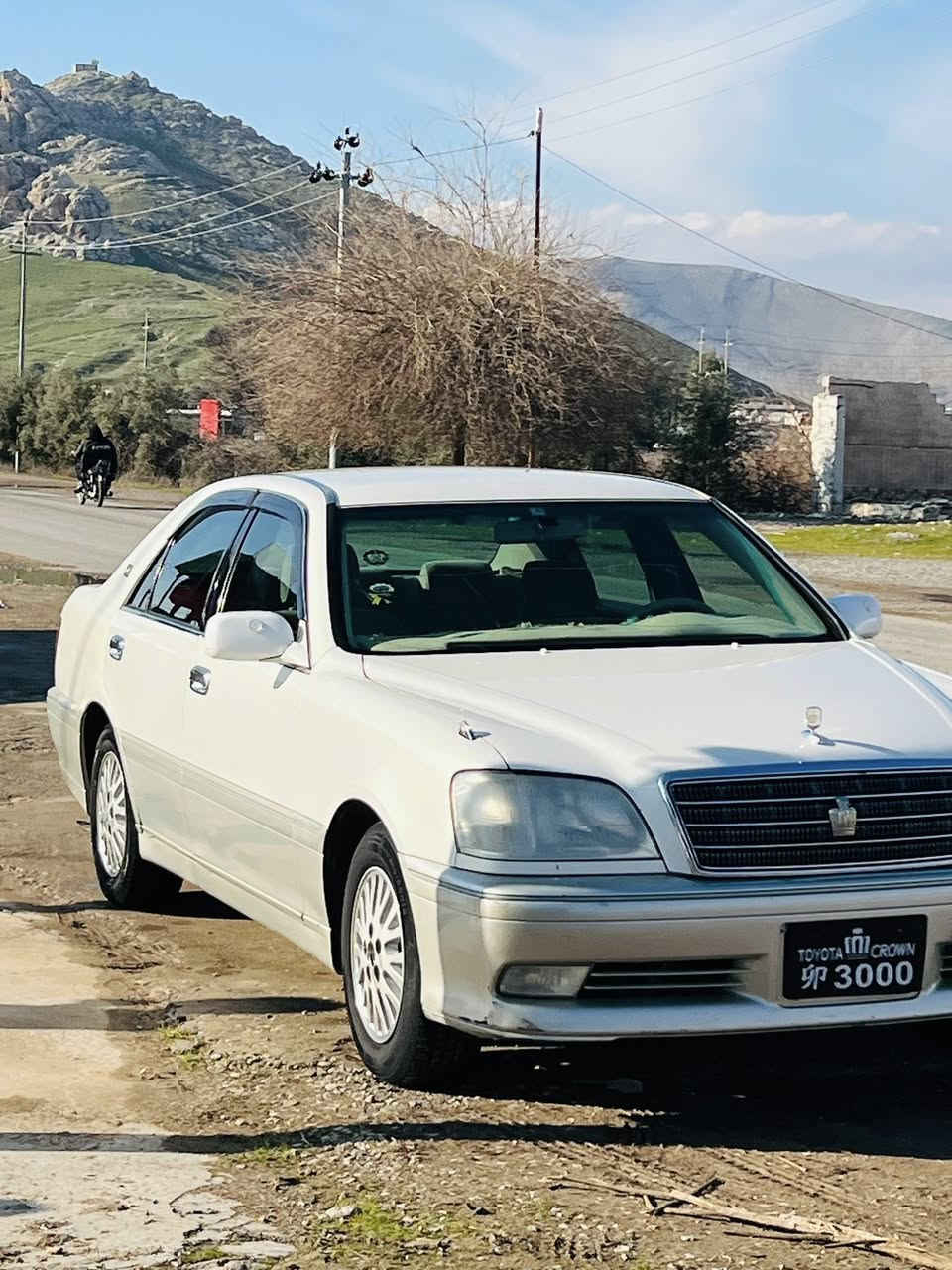 سه ره تا به ناوي خوا 
مه ليكه براوه 
٢٠٠٣ 
مه كينه ديفور بجوك 
٢ دوگمه ي به رده 
ده عمو ليدراوي نيه 
٤ كوشن كاره با
ماشاءالله زور جوانه 
سه قفي وه ك شوشه يه 
ته عديل سورعه 
٤ تايه ي لوكي له ژيرايه 
شوين سه يدسادق 
سيعري ٣٧ گه لاو معامه له 
ژ.م***********
***********
