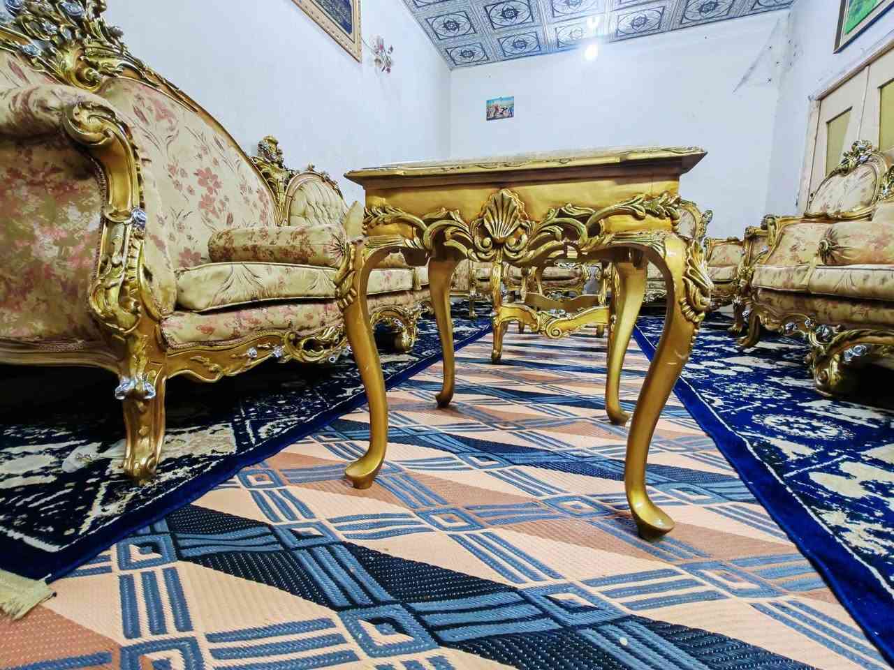 تخم ملكي زان مصري دمياط 11مقعد + 3 طبلات مرمر زان +كوشات أي ضرر مابي نضيف جدن اسعر 650 لعنوان كربلاء بدايت امن اداخلي يوجد توصيل ***********
