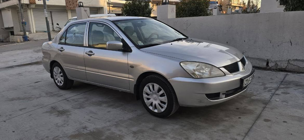 لانسر مۆدێل 2010 تۆماتیک بیلاد مەکینە گەورەو 
نمونەیە ناوزەردو فۆڕمیکا و بستێێک لەسندوق بۆیاغە  و سویچ کۆنتڕۆڵ و قفڵ مەرکەزی مەکینەو گێڕو تەبرید و ساردی و گەرمی هەموی بەشەرت سەنەوی تازەیە و بەناوی خۆمانە نرخی 90$ ومعامەلە.
ناو نیشان ڕانیە .. 
***********
*********** رانية, السليمانية
