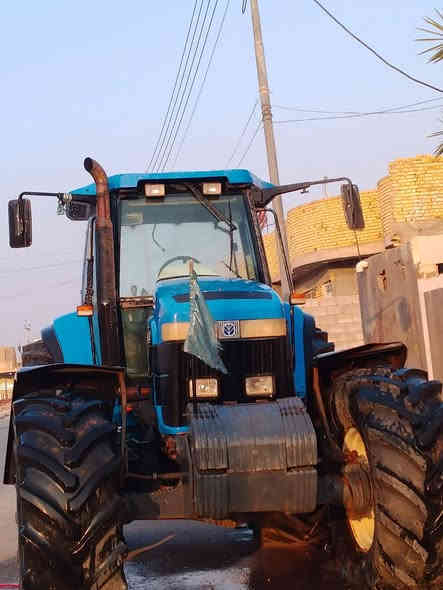 سلام عليكم مكينه نيهولند 240البيع كير عصه دخم تاير باقي الاستفسار تصال ***********
