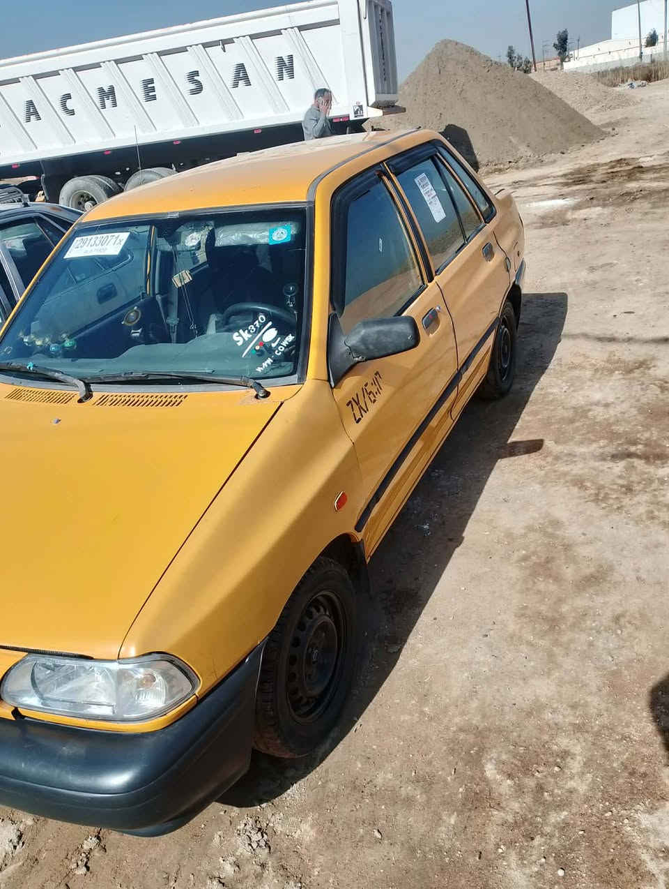 سلام عليكم سايبه للبيع ٢٠١٢ سياره نضيفه جاهزه من كلشي السعر ٢٩ وبيها مجال بغداد ابو غريب التواصل الاتصال ع رقم ***********
