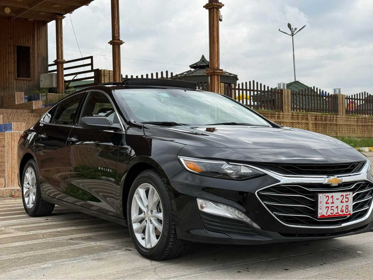 السلام عليكم

للبيع سيارة شوفرليت ماليبو Lt1 

موديل : 2024 موديل 

رقم كاتي   التحويل للمشتري 

صور الحادث معا المنشور 

مواصـفـات :-

بانوراما 

1- بصمة تشغيل وبصمة أبواب وبصمة جنطة

2- تشغيل عن بعد 

3- اوتو ستوب

4- تبريد قطعتين أمامي وخلفي 

5-كشنات أمامية تدفئة السائق والراكب

6- كشن السائق كهربائي

7- شاشة جبيرة كار بلي واندرويد اوتو

8- كامرة خلفية دوارة على حركة الستيرن

9- محرك 4 سلندر 1500 تيربو على وضع شركة مكفول

10- كشاف LED نهاري اوتو

11- لايتات عدسة

12- ويل كب حجم 18 

13-تحكم استيرن جهتين بالتحكم بأيعازات الصوت مع مثبت للسرعة ع طريق الخارجي

وحساس خلفي 

14- رادار امامي خلفي جانبي

15- مانع تصادم امامي خلفي 

. مكان السيارة كركوك 

للاتصال على الرقم***********. كركوك, العراق
