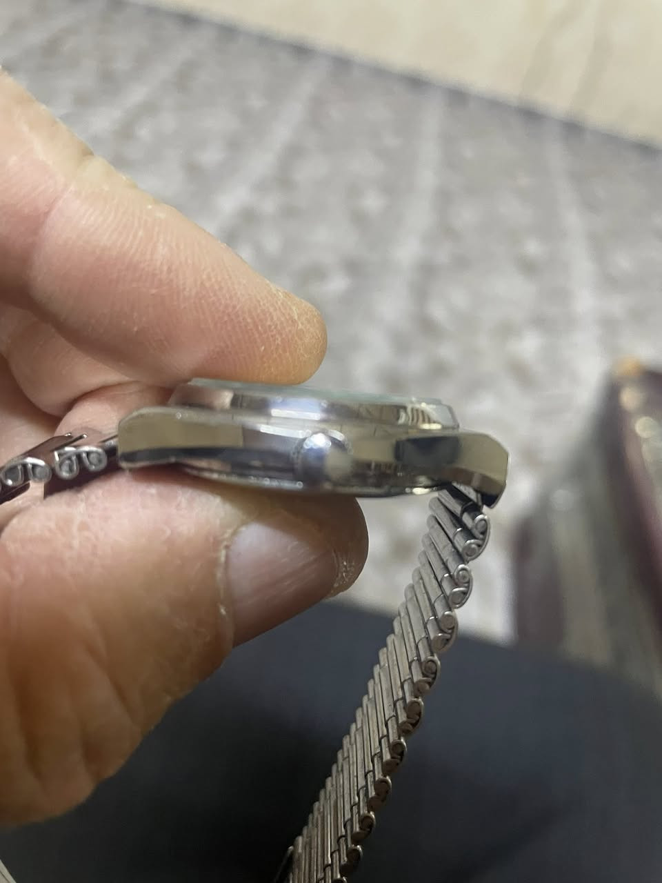 ساعة رادو companion سويسرية أصليه أوتماتيك القطر 34 -36 ملم نافذه التاريخ اليومي والشهري نسبة النظافه ‎%‎95 وقت جداً مضبوط السعر 135 ألف للمهتم خاص *********** المكان كركوك يوجد توصيل
