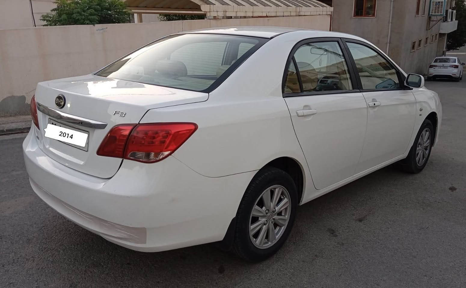 بسم الله الرحمان الرحيم 
BYD2014 F3
گێر عادی زۆر زۆر خاوێن ماوەتەوە بێ سبوخ بەس نەرمە تەزرەیەکی خەفیفی هەیە رەقم و سەنەوی نوێیە گێر و مەکینە و توندوتۆڵی بەشەرت تحویل و غرامە بەشەرت نرخ67محاملە موبایل/(0,7,5,0,4,8,0,3,1,1,2)ڤیبەر و وەتسئاپ کراوەیە.موبایل أربيل, العراق


**إذا كنت صاحب هذا الإعلان وتريد حذفه لأي سبب، رجاءا أرسل رسالة إلى الدعم الفني**