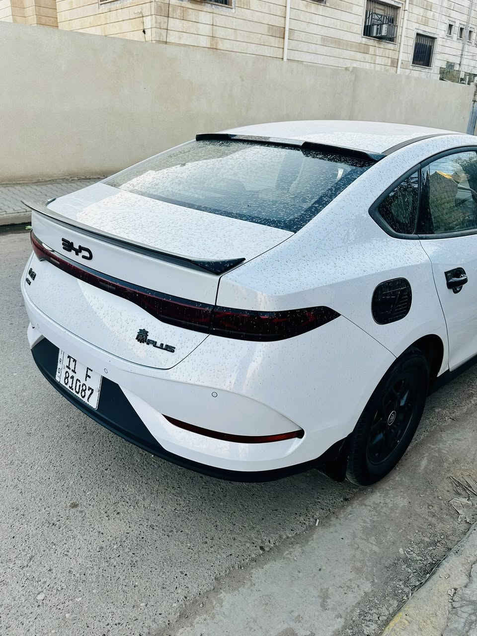 بي وايدي كن بلاس2025 ماشيه27الف رقم بغداد باسمي
بيها طخه بين الباب والجاملغ الامامي نزلته وي الصوره 

السياره مصروف عليها ومرتبه دواخل تغليف نايلون حراري 

والشاشه مبرمجه وكامله وكل البرامج منزلين اله 

ضايفين لايتات اماميه ومشبج حمايه لراديتر 

***********  

مكانه بغداد حسينيه راشديه 

موجود ع خاص

