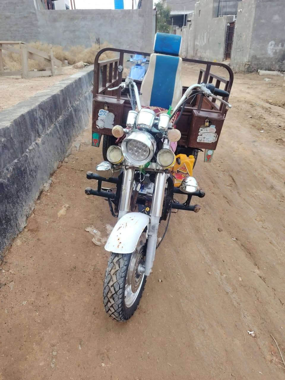 السلام عليكم ستوته للبيع مكلف بلنشر
‏‪0780 791 5949‬‏
