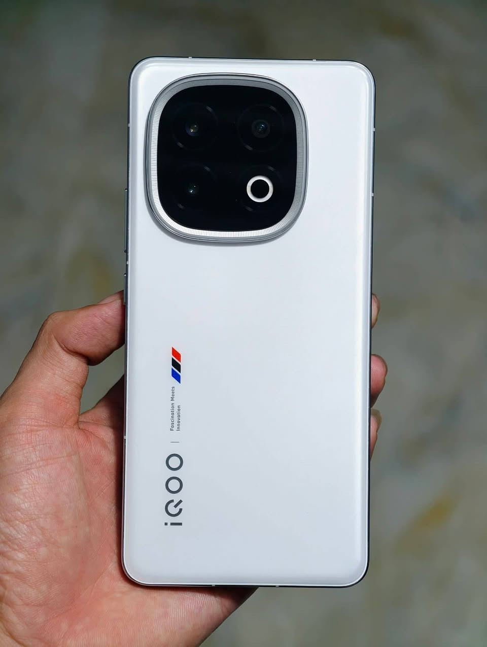 Iq13
512
16
نظافه الف بالمية 
استخدام قليل 
كارتونه ضاعت فقط شاحنه الاصليه 120 واط و6 كفرات 
السعر 680 الف  
بغداد الكرخ 
يوجد توصيل 
***********
