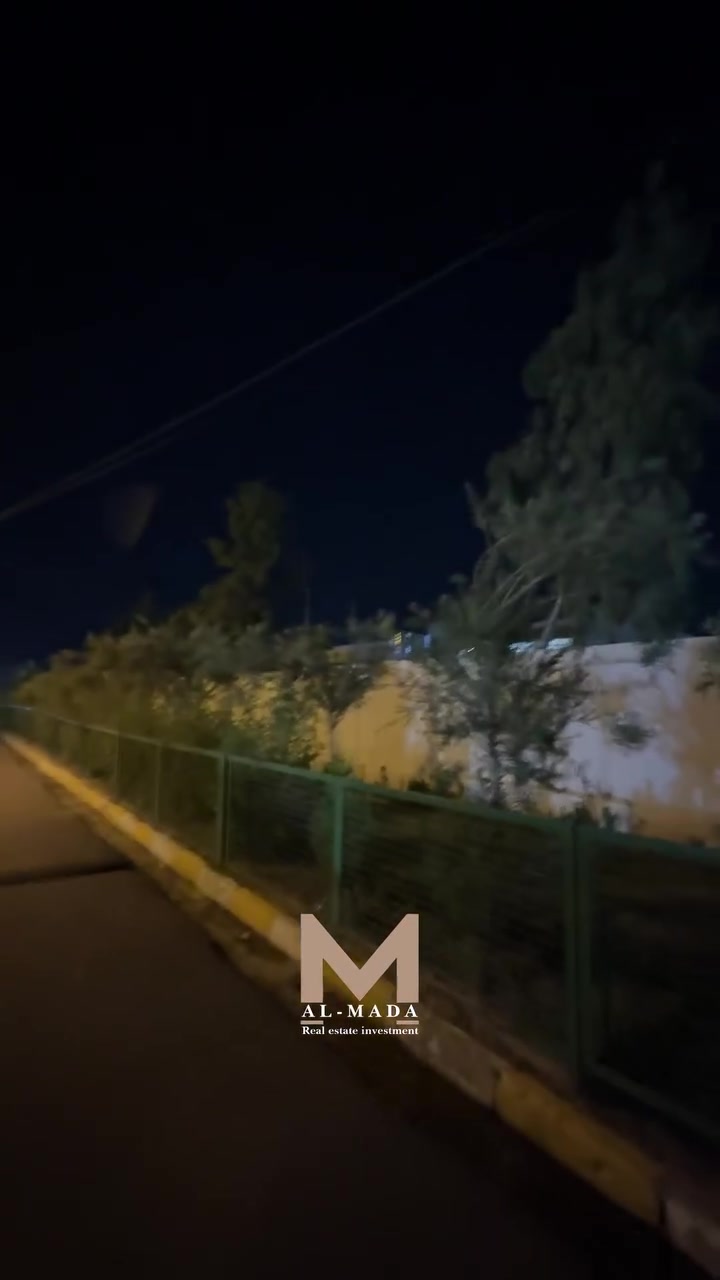 دار للبيع 🏠
المساحة: 125 متر 
الواجهة : 5.50 متر 
الموقع حي الكندي الأولى مقابل اعدادية الابداع للبنين 📍
شارع تبليط 12 متر ⚠️
بناء الدار 2024 VIP 
يحتوي الدار على 
طابق 1️⃣
غرفة نوم + استقبال + مطبخ + هول + صحيات ✅
طابق 2️⃣
ثلاث غرف نوم + هول + صحيات + بيتونة ✅
🛑السعر 235 مليون وقابل للتفاوض 🛑
نستقبل جميع عروضكم في مدينه الموصل ( الجانب الأيسر ) 
للاستفسار الاتصال ع الأرقام او مراسلة الصفحة
*********** سعد 
*********** احمد
‎ #الموصل #نينوى #العراق #عقارات
