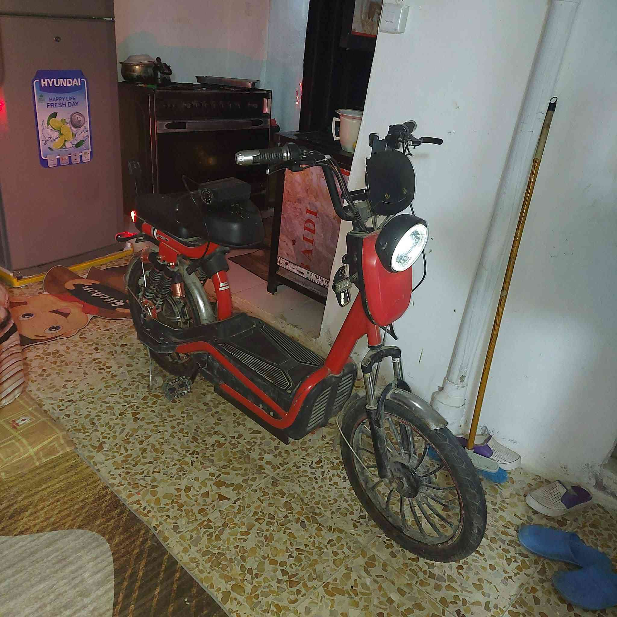 السلام عليكم دراجه شحن SUPERPOWER  حجم 26
ستاند تلفوت +اوكس بلادي شغال 
تايرات جدد بريكات بلمكان قفل اقسن قفل حساس جرص + بصمتين وسويج دراجه خير من الله تمشي 40 K M حقيقي سرعه ٦٠ حقيقي دراجه خير من الله مشتريهه بشهر ل 8 ومحتاز وريد ابيع وبلعافيه علياخذهه شاحنتهه بلادي كهربائيات كلهه شغاله
الرقم *********** وتساب متوفر
