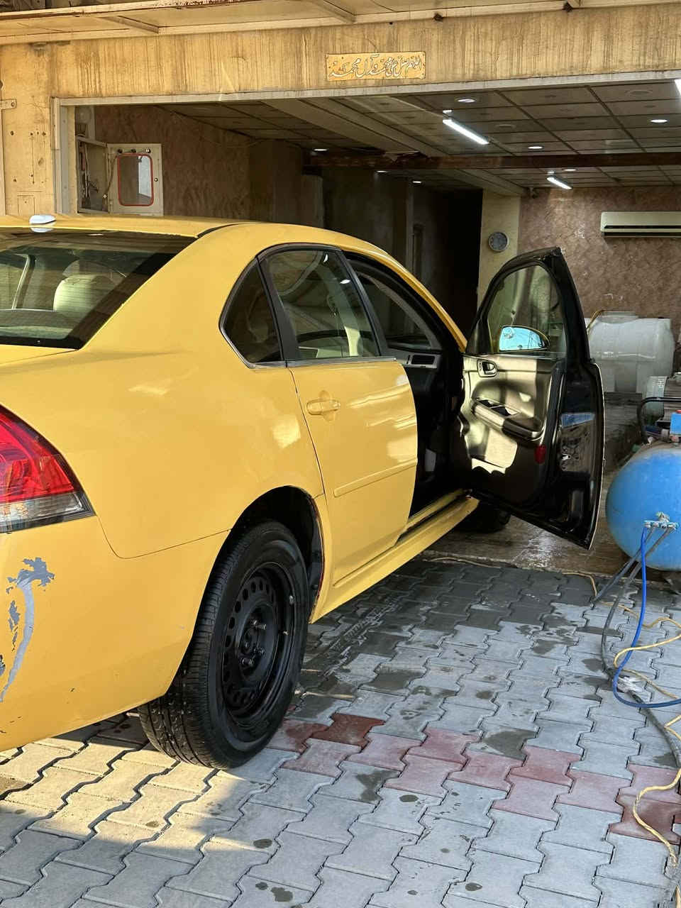 السلام عليكم 
امبالا موديل 2008 محرك 3500 كير تعليك 
‏Impala 3500 V6
رقم نينوى انكليزي دولي مشروع وطني تريد تحويل تريد وكاله  
منظومة غاز ⛽️
تبريد ثلج ❄️ تدفئة ♨️  
شاشه 🖥️
 كامره دواره  
سستم سماعات🔊 
كشنات 💺السايق والصدر كهرباء 
دوشمه جديده 
العنوان النجف /
للاستفسار التفاصيل ***********
السعر 57 وبيه مجال
