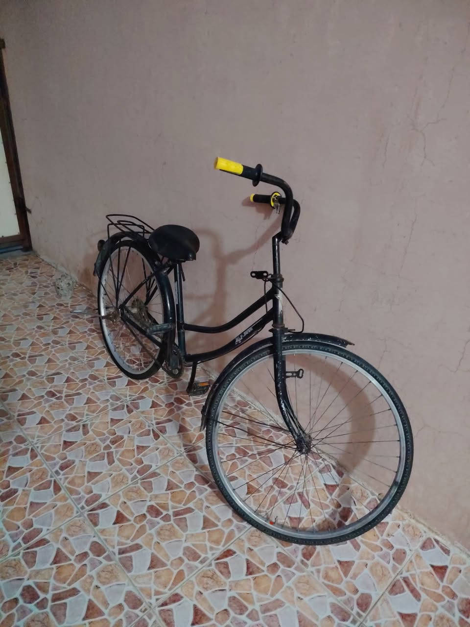 سلام علیکم پاسکیل سبعە حجم 26 گدام عین بس یحتاج بریک و تایر واحد فقط مکان کرکوک شورجە ***********0 
سعر 50بي مجال للطیبین 
ارواس همین عادي🙏
