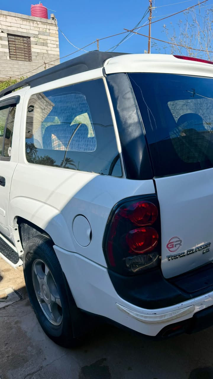 سيارة بلايزر موديل ٢٠٠٦ رقم اربيل بااسمي 
ويمتى ما تريد تحويل انحول ٧راكب 
مكينة وكير بلاد وسيارة كلها بلاد مجرد ضربه خفيفه بالجاملغ الخلفي الي واضح بالصوره سيارة لا صبغ ولا اي شي اي استفار اتصال على هذا رقم *********** البصرة, العراق
