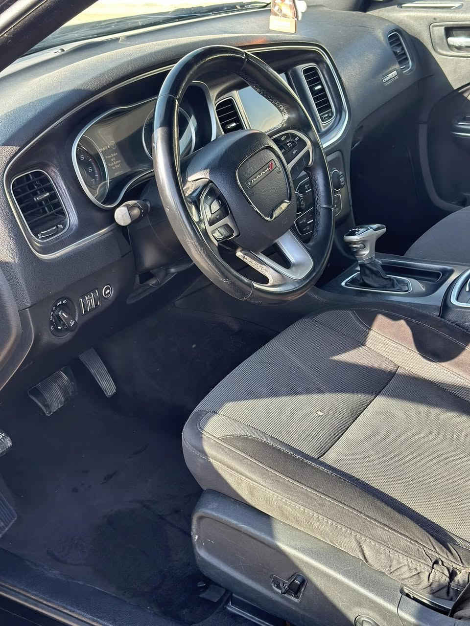 سلام عليكم البيع جارجر موديل 15 داخله كلين بلعراق صار بيه جملغ خلفي سعر 180 وبيه مجال ***********
