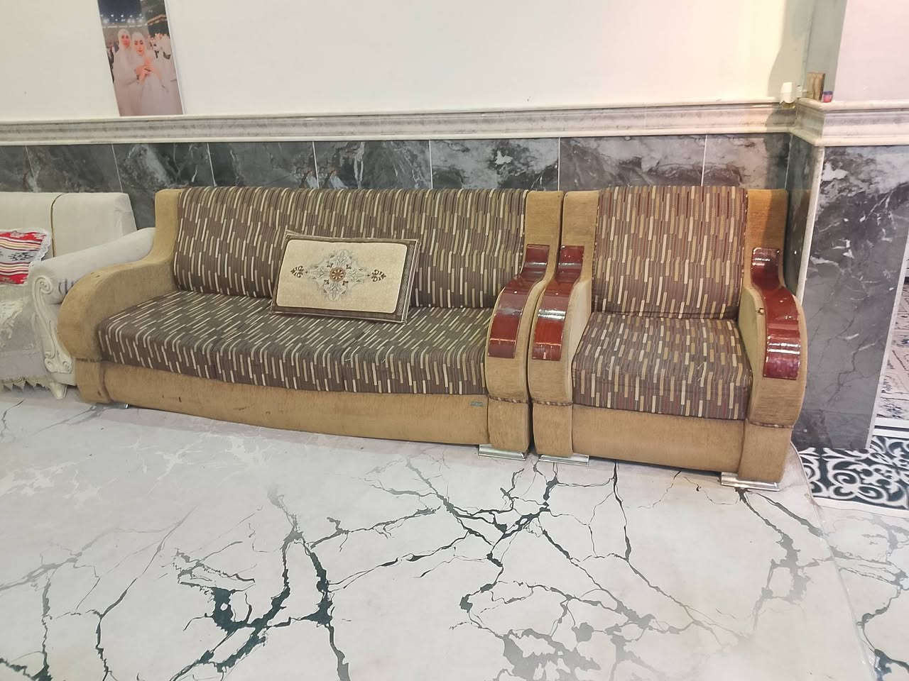 السلام عليكم  تخم 5 قطع نوعية ثقيل  
السعر 290 العنوان الجربوعية يم محطة البانزين
***********
