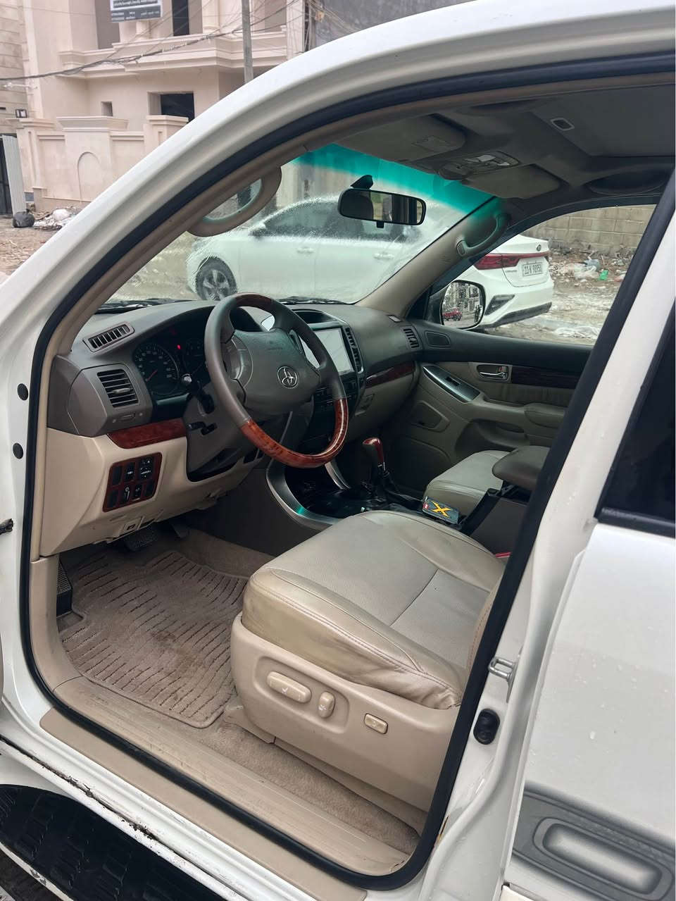 السلام عليكم للبيع برادو vx موديل 2008 خليجي مواصفات فوول مواصفات ال vx معروفه السياره ماشيه 173 الف كيلو رقم بغداد تحويل مباشر بيه تكحيلات بالكشر الخارجي تلحيضات السعر 163 ورقه وبيه مجال مكان السياره بغداد العامريه رقم تلفون *********** بغداد, العراق
