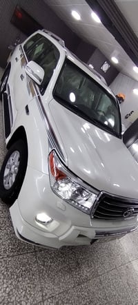 لاندكروزر ستيني • ٤.٠ V6 • ١٢٦ ألف كم