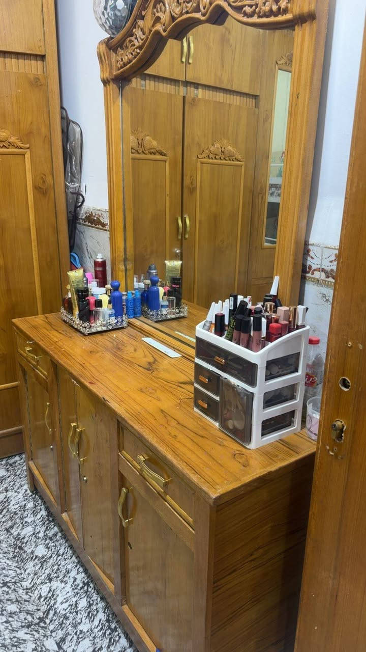 سلام عليكم غرفه البيع بدون زاويه مكان حي الحسين القديم *********** سعر 750قفل
