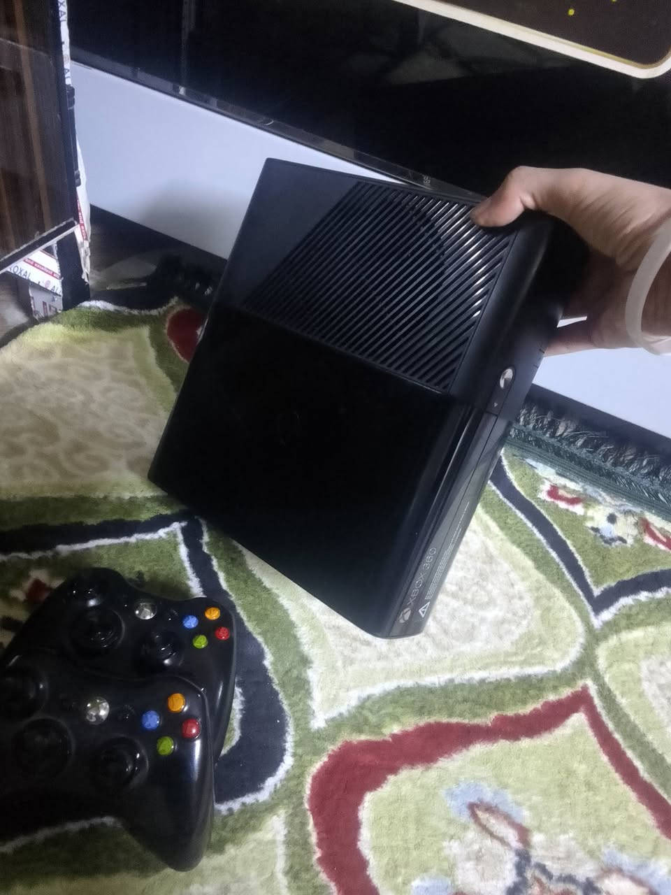 اكس بوكس 360الله شاهد جديد كارتونا ويا جوستك واحد 
مو شراي لا تكسر بي سعر قفل قفل 85 تجي تفحص يمي شرط.       ***********
