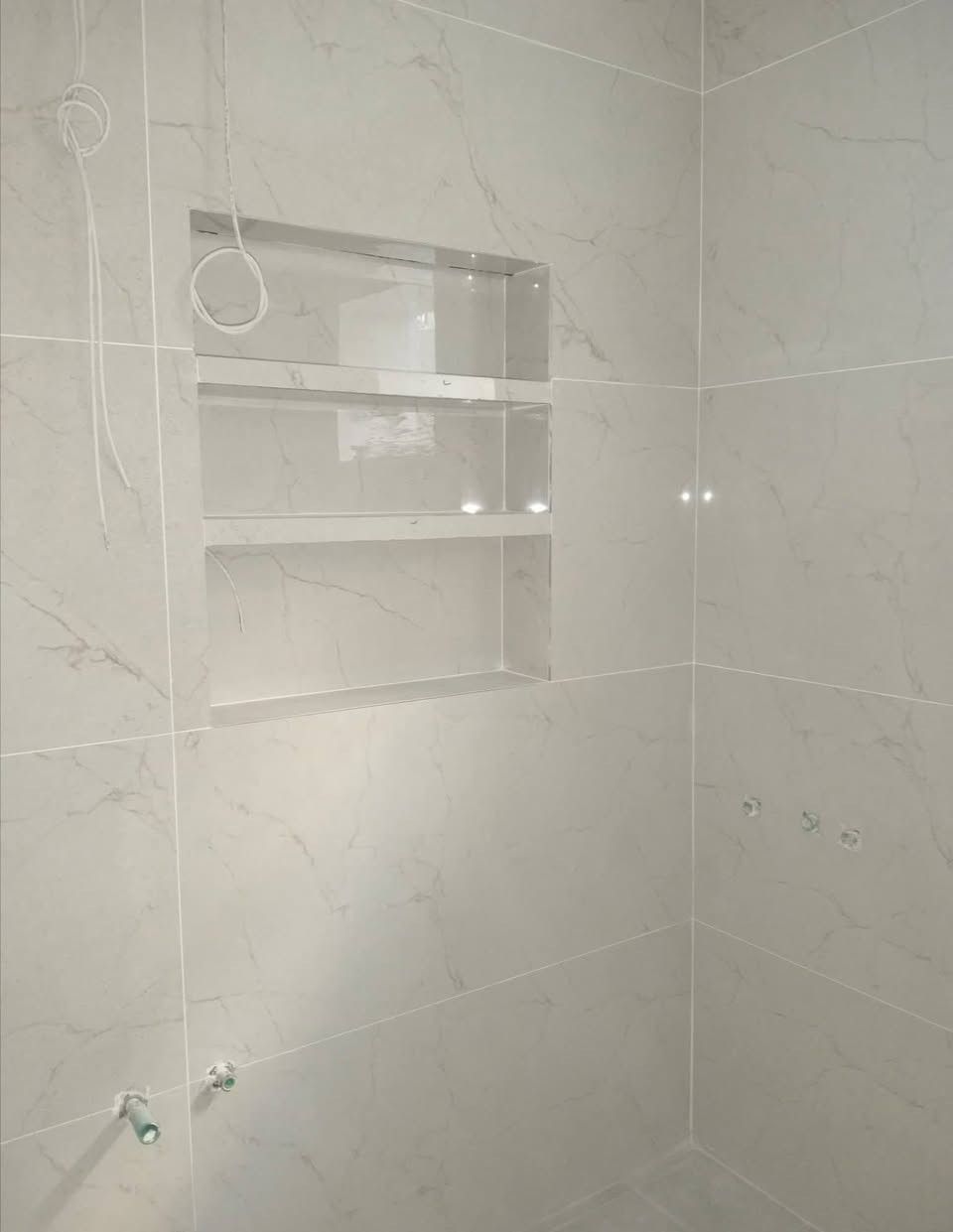 #خلفة_سيراميك
شغل درجه اولى ونضيف
ع اليزر ولكبان شغل هزاز 
حمامات جداري ارضي، لوح مطابخ، درج بايات
مرمر،كاشي  ،بورسلين، سيراميك  لوح ابو ١٢٠
#وبلي_يناسبك_ع_اليوميه_او_علمتر
#في_السماوه_ونواحيها ***********
