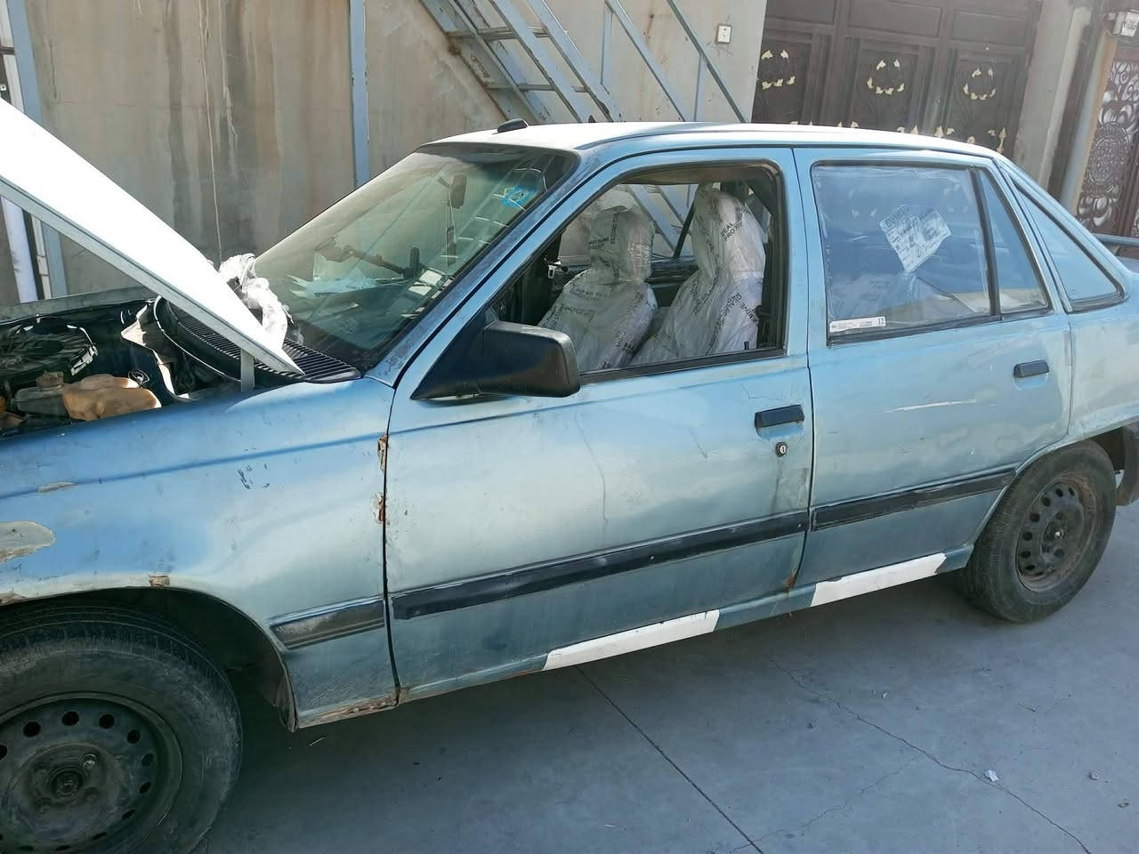 السلام عليكم سياره كاديت موديل ١٩٩٠رقم كركوك سنويه لل٢٠٣٠ السياره جهزه تحويل ثانيوم سعره ٢٢وبيه مجال مكان السياره كركوك رقم مبايل ***********
