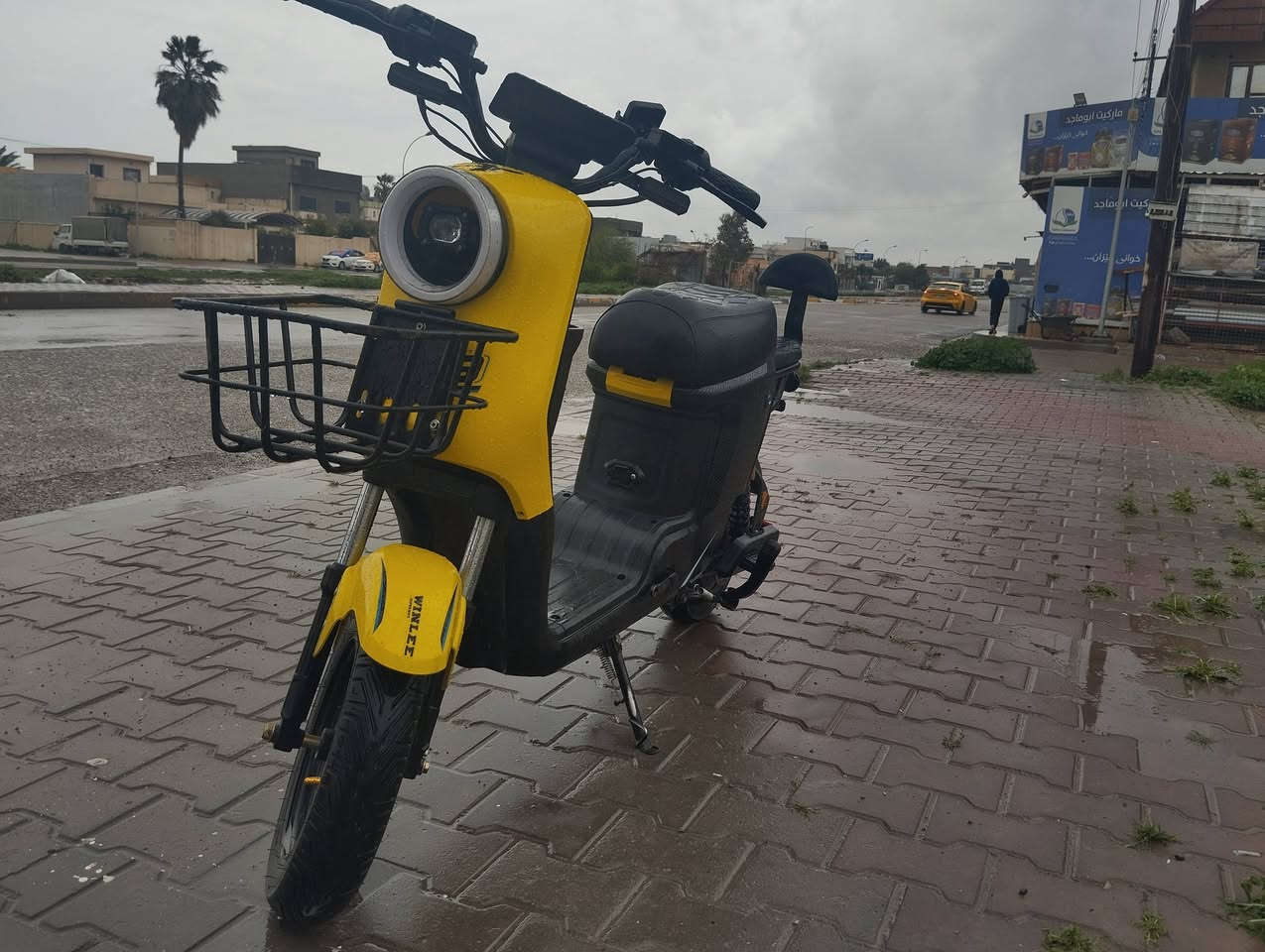 سلام عليكم
دراجة R9 للبيع 
لون اصفر
بطاريات شرط الفحص 
الدراجه نضيفه وشرط الفحص 
مكاني كركوك _حي النداء 
رقم التواصل ***********
الرقم الثاني ***********
