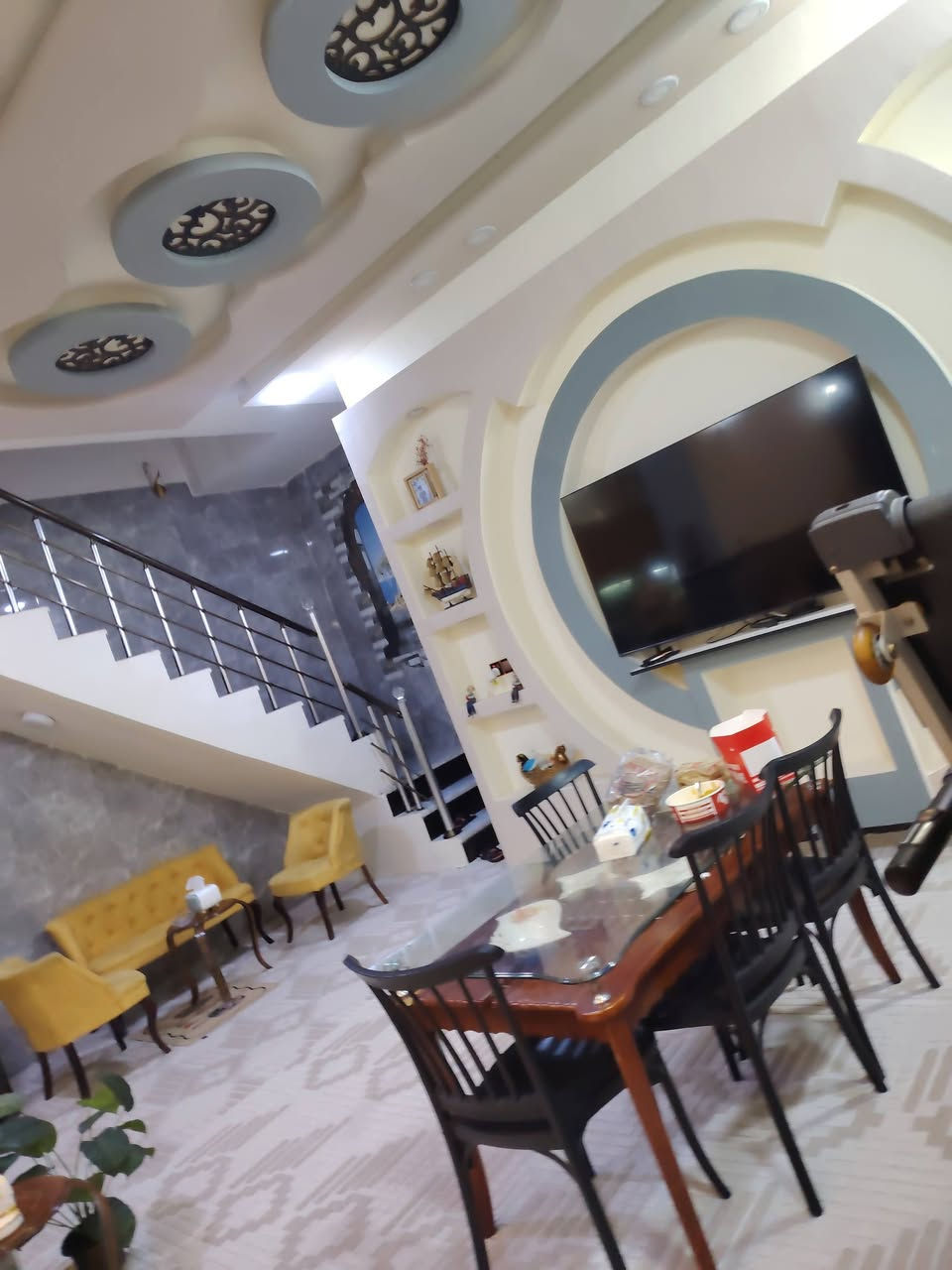 دار للبيع في مجمع جنة السلام
طابو زراعي سند25 
بناء حديث مودرن 100م
4غرف نوم
3حمامات
صالة كبيرة
مطبخ تركي ام دي اف مودرن
يباع مع الاثاث او بدون اثاث 
فصال المجمع ابن حلوة
خدمات فول
عرض الشارع 10م
عنوان المجمع كربلاء 
شارع ابو مهدي المهندس
مقابل مستشفى ابو مهدي المهندس
للاستفسار *********** واتساب
