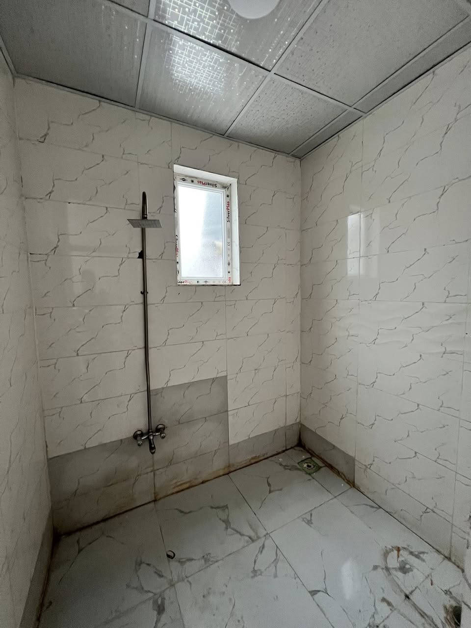 ١٠٠م سفر بوفروشتن له بارووتخانه پشت مستوصف ومدرسه كه سعرى(٢٩)مليون ومجالى زور كه م
***********
