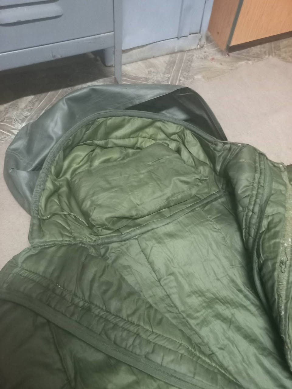 سليباك حجم الكبير اصلي امربكي ابو مخده وسحاب ولزكه ٢٥ الف *********** بي واتساب او تصال مكاني كربلاء
