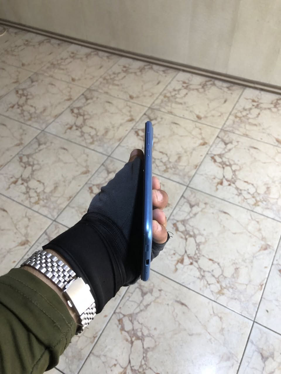 سلام عليكم يوجد A11 جهاز نضيف بلادي ما مفتوح 
سعره 90 وبي مجال *********** واتساب خاص مفتوح توصيل موجود
