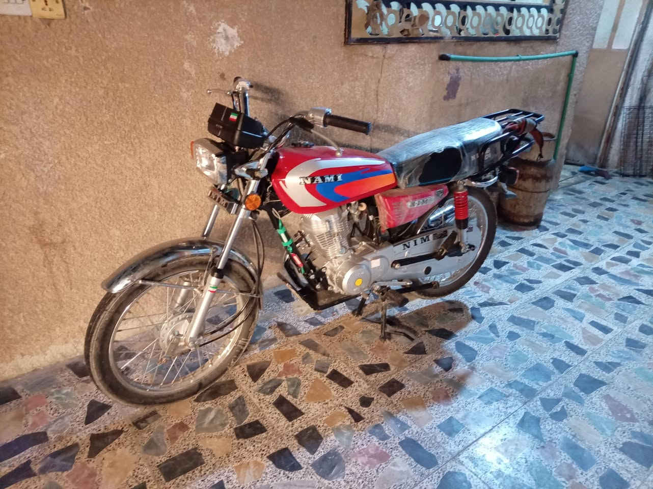 السلام عليكم نامه موديل 26 أوراق سكنر كفاله عامه مكاني بغداد البياع تقاطع درويش الاتصال ***********
الدراجه تخبل بس مامغسوله السعر 700 الف
