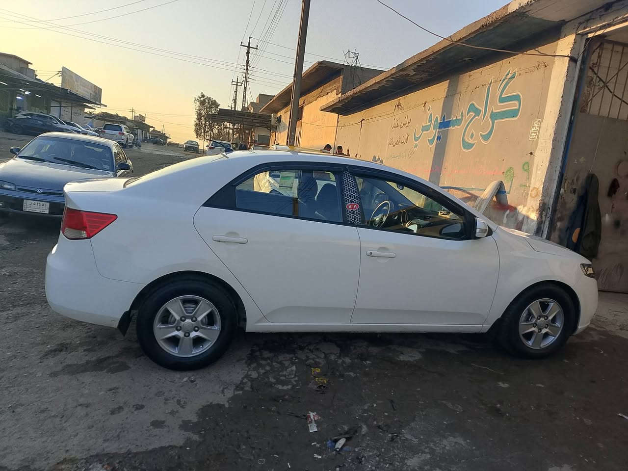 سيراتو موديل 9رقم سليمانيه دولي سنويه جديده 2029 شرط وكاله تحويل ضرر بوند فقط بدون دواخل سياره جديده 
فول مواصفات 
سلايت 
شاشه 
تحكمات ستيرن 
تبريد لمس 
فول ماعدا البصمه 
السعر 100وبي مجال 
***********
