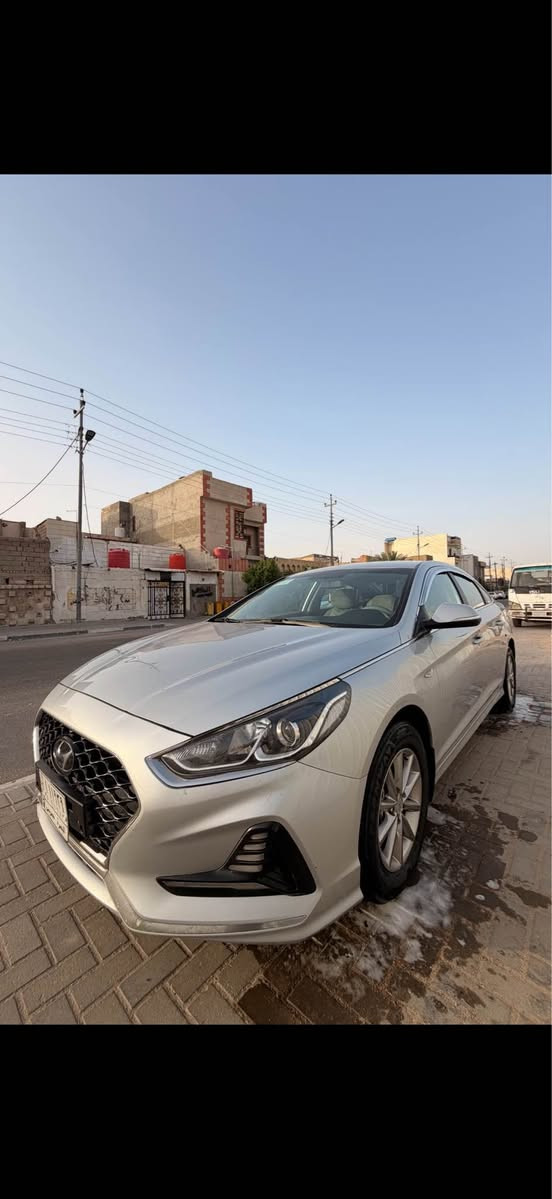 سلام عليكم للبيع سوناته وارد كوري بانزين  سياره جديده بمعنه الكلامه مديل2019 كوري كفاله من الضربه  وتبديل سياره جاهزه مكينه كير حدادا تبريد تتفه تخم تاير ستوه شاده مواصفات شاشه كار بلي اصل كامره بلاد كشن جلد كشنات كرهبا تبريد خلفي مرايات شفط  تتفه تبريد بل كشنات  لدات بكلايت ال ايدي سياره مال جناي رقم بصره تحويل مباشر ثاني يوم رقمي لستفسار *********** بيع او مراوس حسب القناعه البصرة, العراق
