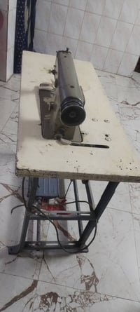 مكينه خياطه صناعيه شغاله سعر 100الف بيها مجال 07700102454