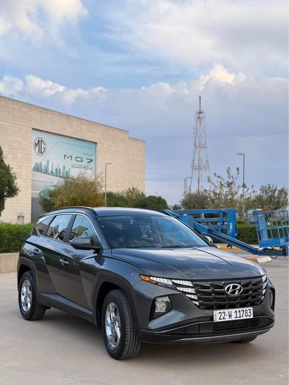 توسان موديل 2022  SEL دفع رباعي
وارد امريكي لون الداخل بيج واسود  
الضرر جاملغ امامي صبغ فقط  وجاملغ خلفي بارد بدون دواخل  ايرباك ماطاك  
السياره ماشيه 43 الف مايل 
محرك كير رادارات حجر كله بشرط. 
المواصفات / بصمه ابواب وبصمه تشغيل 
رادار 360 . حساسات امامي خلفي . شاشه وكامرا / تحكمات ستيرن كامله / مثبت سرعه تفاعلي / هندبريك بصمه واوتو هولد / تدفئه كراسي اماميه / كرسي السائق كهربائي / تبريد خلفي / مداخل شحن موبايل اماميه وخلفيه
ويل كب حجم 17 / رقم الشاصي بلمنشور
السياره مرقم اربيل باسمي 
مكان السياره اربيل 
 
السعر ١٨٥ وبي مجال بعد ماتشوف السياره واتس واتصال.   *********** أربيل, العراق
