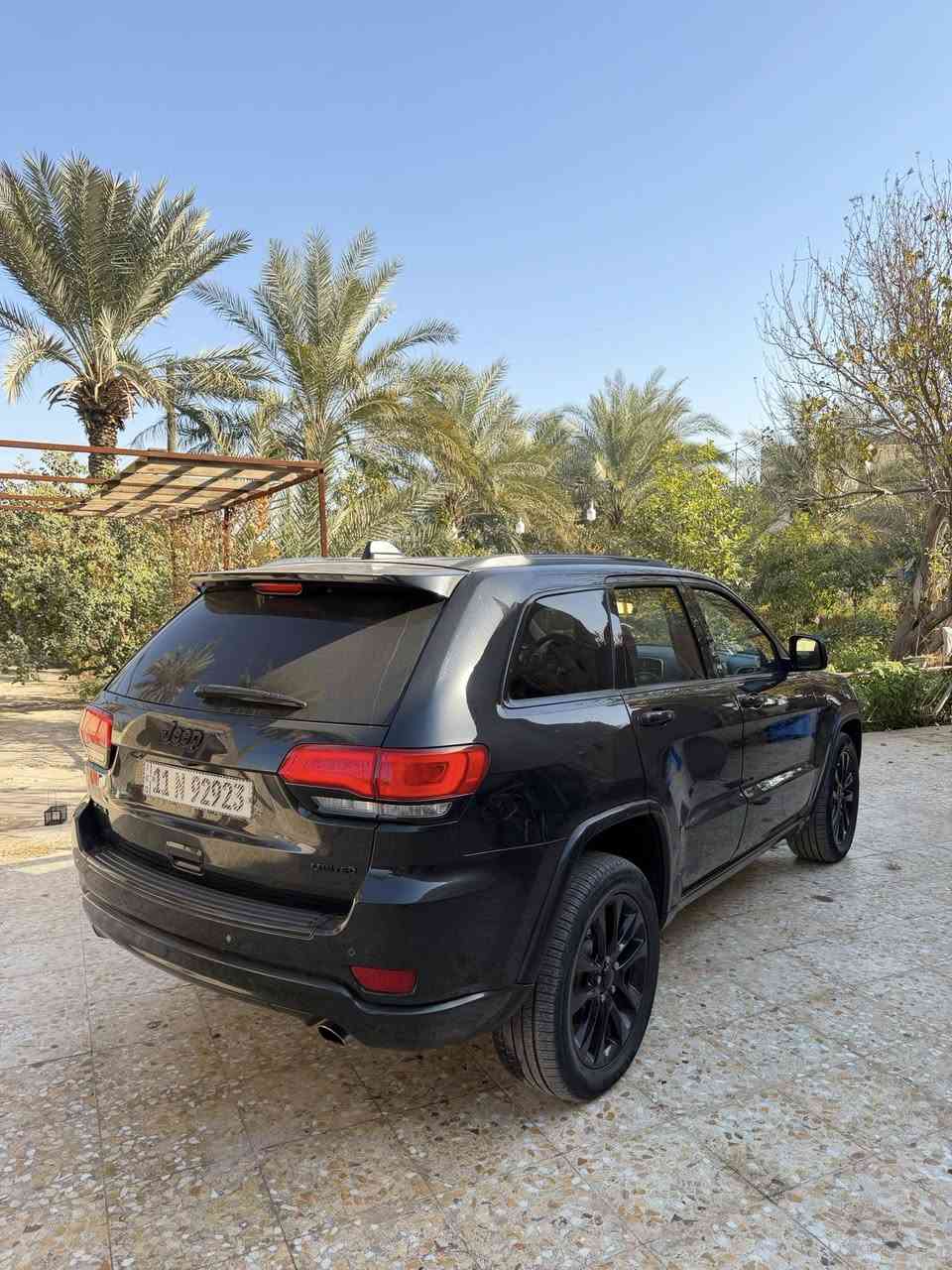 السلام عليكم 
جيب 2016 LIMITED فول مواصفات للاخير رقم بغداد انكليزي الجديد سياره جديده وحلوه كلش ماشيه 100 بيها صبغ 4 قطع بدون ايرباك 3 قطع امامي وشويه من الباب السعر (178) وبيها مجال ماكو هيج سعر بلعافيه ع الياخذها مكاني كربلاء للاستفسار (***********)
