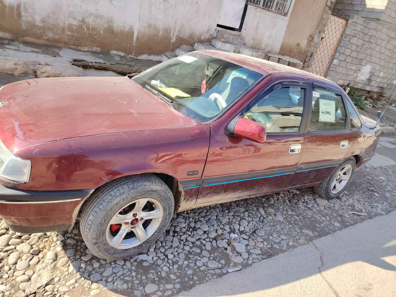 اوبل فكرت حجم 18 رقم دولي  هزه جديده سنويه جديده  بسمي لون ماروني نضيفه دواخل نضيف  بس دواير مصلحه بدون صبغ
ابيع محرك يرادلو تعمير 
***********
