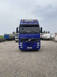 فالفو • ٢٠٠١ • ٣ محاور