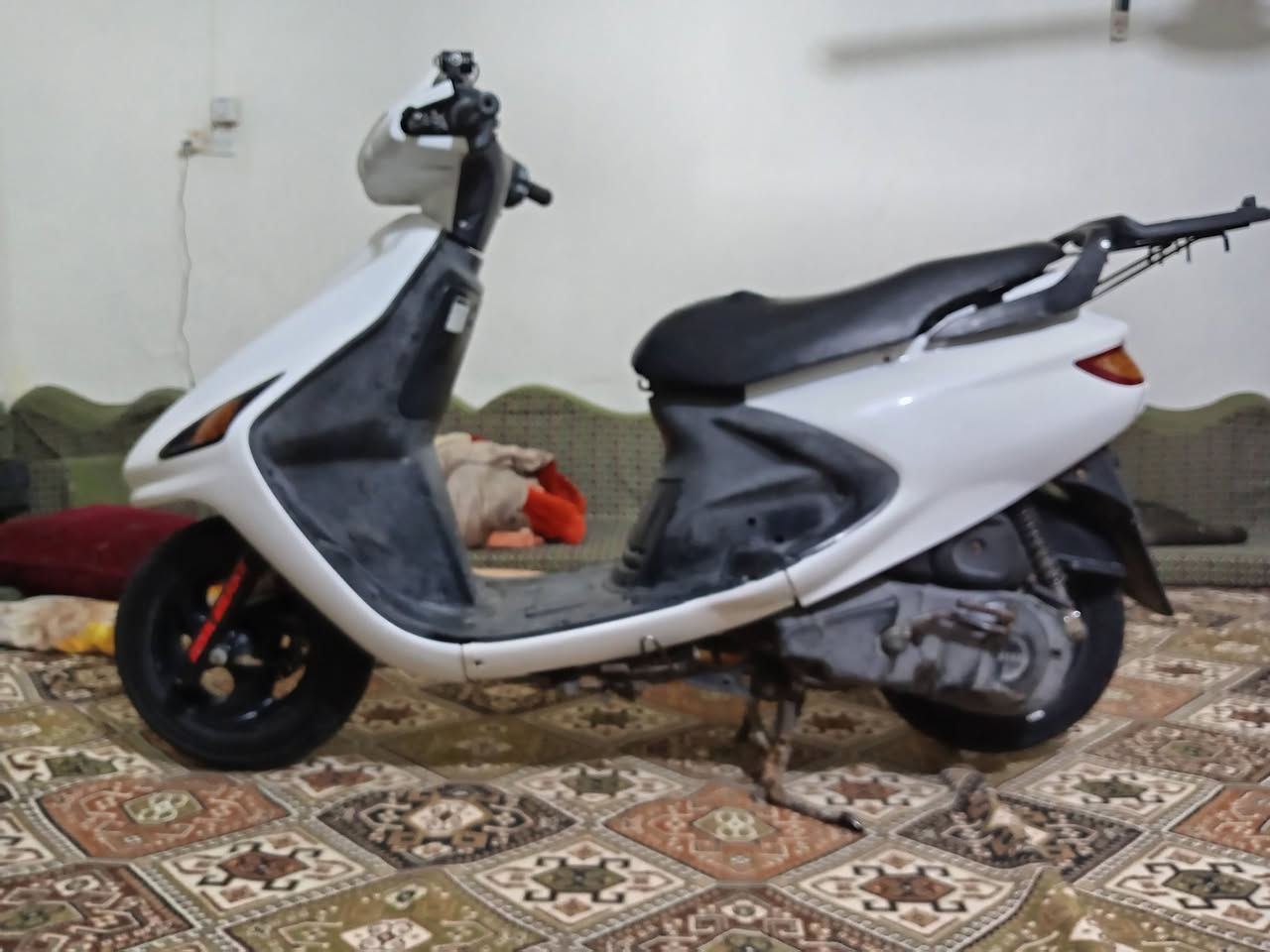 سلام عليكم دراجه فراشه فحل البيع دراجه كلش نضيفه تجي وشفهه كدام عينك ما مفتوحه سعر 500 وبيهه مجال حك جيه مكاني ديوانيه حي العسكري شراي اتصال ***********.
