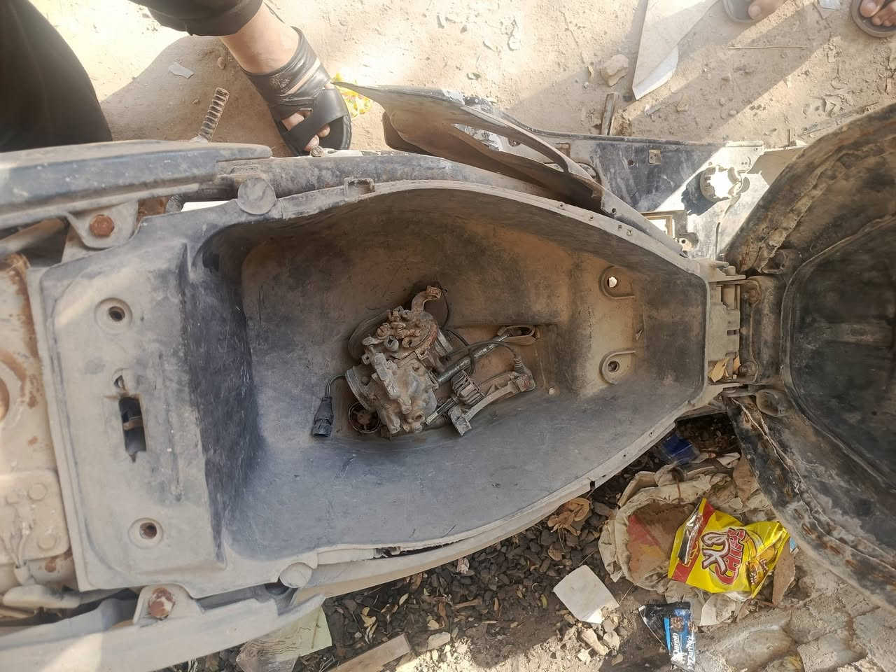 سلام عليكم دراجه فراشه للبيع هيه شغاله بس اني ابيع كوم حديد مكاني البوبيات مقابيل مجمع آل ثابت ***********
