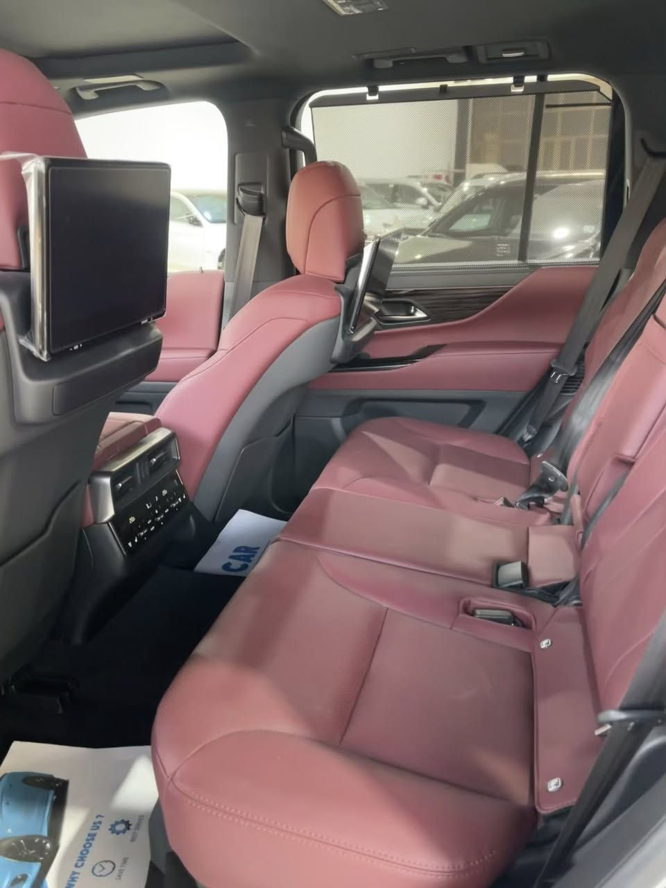 للبيع LX600,2025,900km 

رقم بغداد انكليزي 

الفئه بلاتينيوم 

داخل احمر 

شباك نيكل 

تنته سوده 

سماعات JBL 

ويلكب كروم 

شركة الفطيم 

العنوان معارض النهضة شركة الكرادي 
***********عبدالله حسين الكرادي
