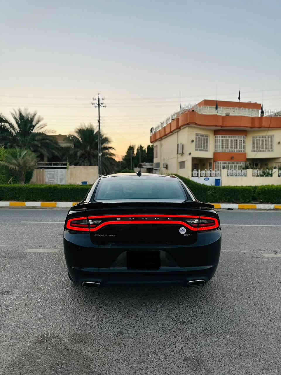 السلام عليكم 
جارجر للبيع او مراوس حسب القناعه
موديل 2017
معلايه 2018
رقم بغداد الجديد بسمي تحويل ثاني يوم 
حادث كلش خفيف الصور  بلمنشور
سياره جاهزه  مابيها نقص 
كير مكينه حداديه تخم تايركله كفاله 
محرك 3600
شاشه جبيره 
كشنات جلد كهرباء 
كامره دواره تحكم ستيرن
سياره جاهزه سعر170 
شراي يتصل 
***********
