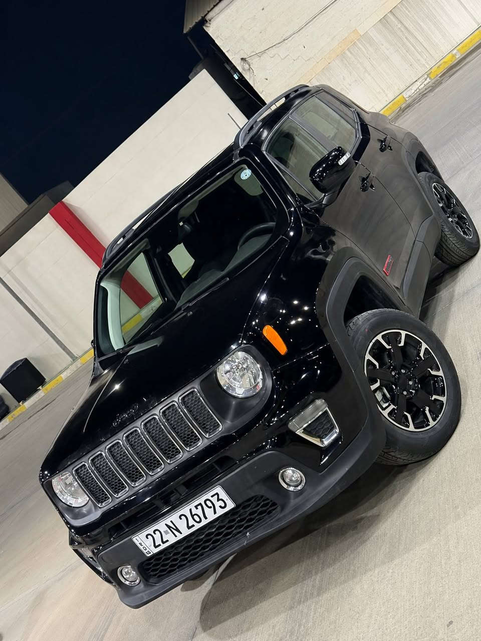 🚗 للبيع: جيب رينيجيد تريل هوك 2023 (Trailhawk)

✅ وارد أمريكي
✅ رقم أربيل باسمي
✅ ماشيه 20 ألف فقط
✅ حادث جاملغ واحد (تبديل فقط) حادث خفيف
⚠️ بدون دواخل
⚠️ بدون إيرباك

المواصفات:

🔹 شاشة كبيرة مع كاميرا خلفية دوارة
🔹 بصمة تشغيل، بصمة أبواب، وبصمة صندوق
🔹 تحكم بالستيرن من الجهتين
🔹 دفع رباعي حقيقي 4x4
🔹 رادار أمامي مع مانع تصادم
🔹 رادار النقطة العمياء (جانبي)
🔹 إشارات بالمرايا
🔹 رنكات كروم قياس 17 إنج
🔹كشن حضن ومع ختم تريل هوك 
🔹 إنارة LED للشبابيك
🔹 حمالات سقف 
🔹 كشافات أمامية LED
🔹 كشافات ضباب خلفية LED
🔹 نظام المحافظة على المسار (Lane Assist)

السيارة نظيفة جداً وبحالة ممتازة، وما زالت بوضعية الشركة.
العدة، السبير، والأرضيات غير مستخدمة.

💯 من أنظف السيارات الموجودة بالسوق.

📍 الموقع: كركوك

💰 السعر: 138 ورقه وبي مجال .

📞 للاستفسار: خاص او ***********

