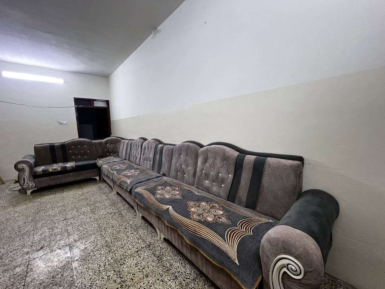 عرض خاص 📍ديوان للبيع حيل نضيف مابي اي عيب 
سبع امتار ونص 
سعره ع خاص وسعر خيالي ❤️‍🔥
***********
