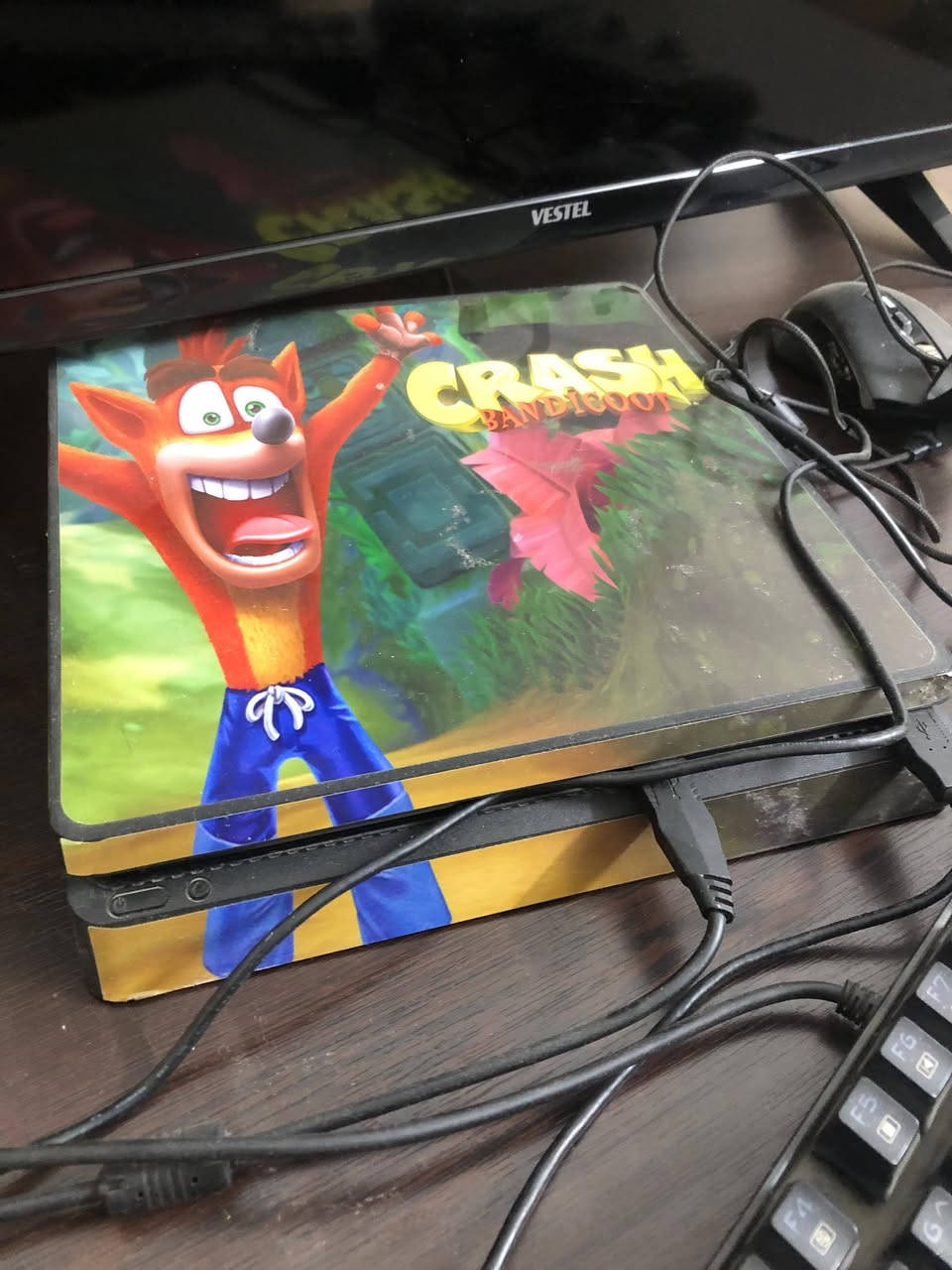 بلي ستيشن بلادي نظيف جدا متروك للبيع سلم اون لاين مع ٤ سيديات سعر ٢٢٥ الف
*********** واتساب
