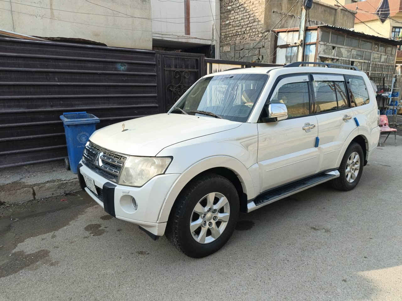 🔥 للبيع متسوبيشي باجيرو 2010 حبتور 🔥كفاله عامه
🚘 مكينة: 3500 V6

🛞 دفع رباعي: 4×4 خفيف + ثقيل

👥 7 ركاب

📊 العداد: 250 ألف

✨ فول مواصفات: ✔️ فتحة سقف

✔️ جلد

✔️ دمام + سستم صوت كامل

✔️ حاكية

✔️ مراي شفط + إشارات بالمراي

✔️ كشنات كهرباء

✔️ ثلاجة

✔️ 3 قطع تبريد

✔️ حساسات خلفية

✔️ زراك لايت

✔️ كامرة (فاصلها)

✔️ بلوتوث

✔️ تحكمات ستيرن 3 جهات

🔧 الحالة: ✅ السيارة جاهزة من كلشي

✅ المحرك والكير بحالة ممتازة

✅ تبريد السيارة ثلج

✅ بيها بارد بسيط جدا بالبنيد وخشم الجاملغ

✅ تايرات جديدة

✅ بطارية جديدة

✅ إدامة كاملة + إدامة جديدة

✅ تبديل بلكات

✅ تنظيف نوزلات

✅ تنظيف منظومة الوقود

✅ راديتر جديد (تحضيرات الصيف)

✅ كاملة برغي – مناقصة

📄 التسجيل: 📍 رقم بغداد

✍️ باسمـي

🔄 تحويل ثاني يوم

💰 السعر: 147 ورقه

(بيها مجال بسيط)

📍 المكان: بغداد – الزعفرانية

📞 للاتصال:

***********
